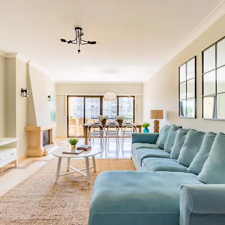 Family Retreat * كاسكايس